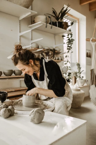 Laima Ceramics radītāja Laima Piliņa. Foto: Kitija Jurčika