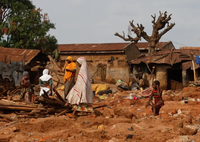 Bojāgājušo skaits plūdos Nigērijā pārsniedz 200
