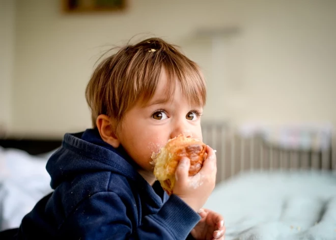 Лучше, чем в Швеции и Ирландии: Латвии удалось существенно уменьшить число обездоленных детей