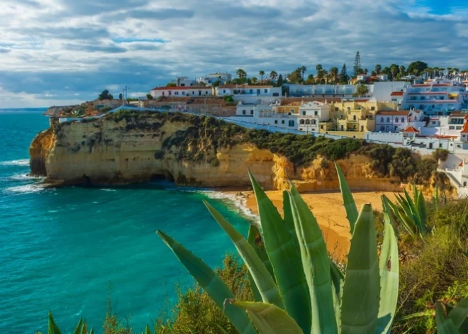 airBaltic запускает прямые рейсы из Риги в Фару, а в Дубай станет летать каждый день