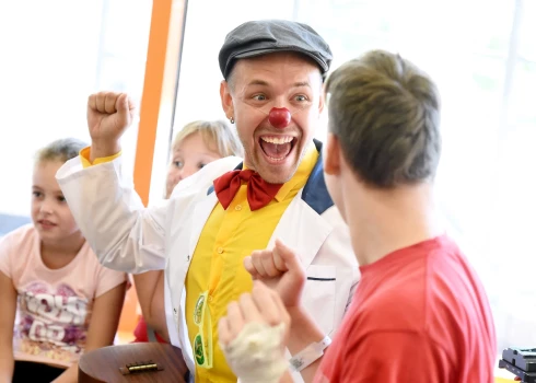 Akcijā dakteru klaunu atbalstam savākti 50 020 eiro.
