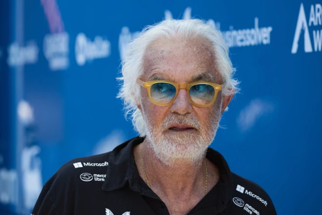 Ekstravagantais Flavio Briatore arī šobrīd ir F-1 tuvumā un darbojas kā "Alpine" komandas padomnieks.