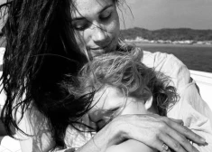 Megana Mārkla dalījusies ar vēl neredzētām princeses Lilibetas fotogrāfijām