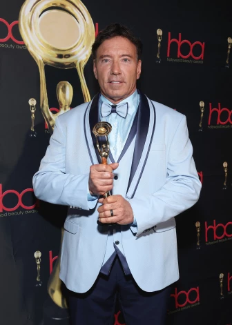 Slavenību iecienītais ķirurgs Gārts Fišers.