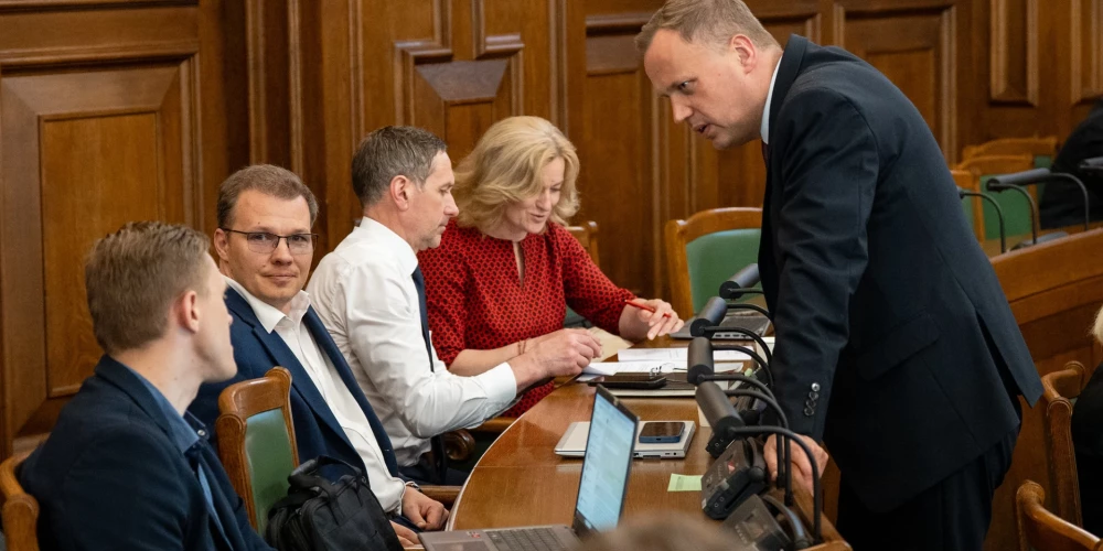 Gada sākumā Saeimas deputāti sodīti par ātruma pārsniegšanu un ieroču aprites pārkāpumiem.