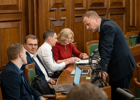 Gada sākumā Saeimas deputāti sodīti par ātruma pārsniegšanu un ieroču aprites pārkāpumiem.