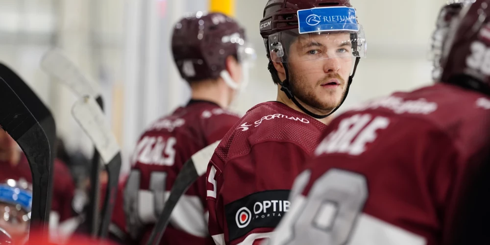 Latvijas hokeja izlases uzbrucējs Renārs Krastenbergs.