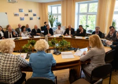 Saeimas komisija atbalsta izmaiņas vēlēšanu likumā: partiju biedru skaits jāpalielina, balsu skaitīšanā tiks izmantota jauna sistēma