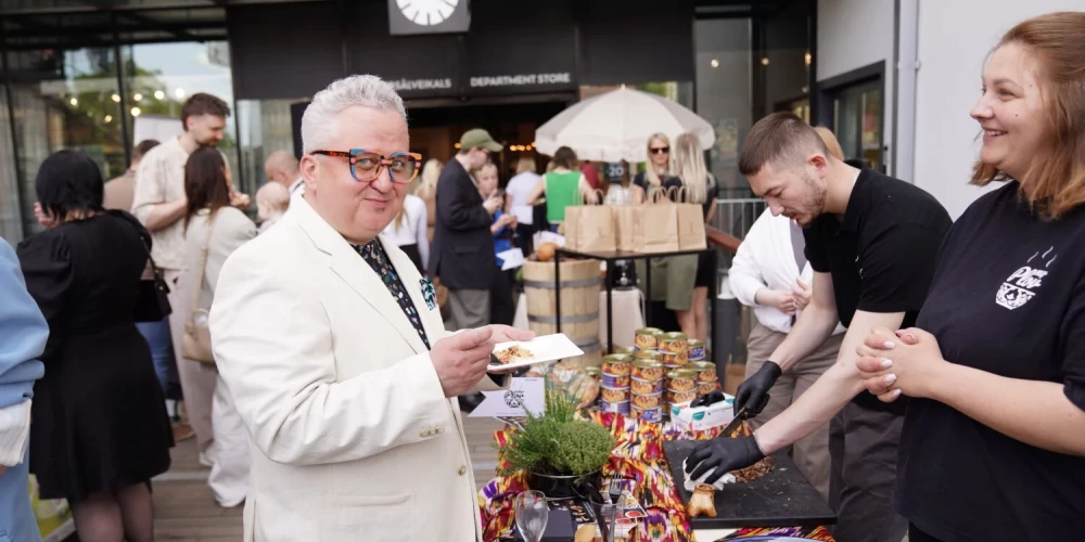 Stockmann Vasaras garšu ceļvedis pulcēja pazīstamas sejas.