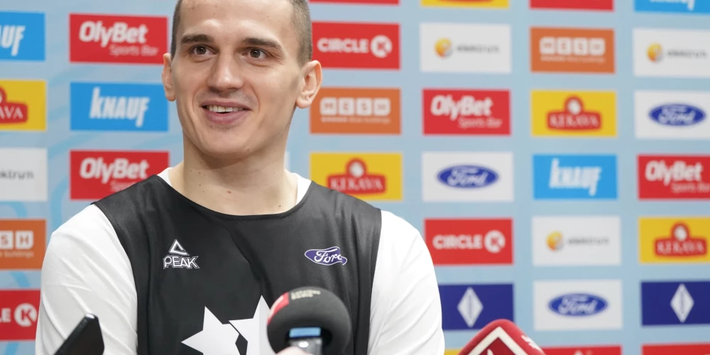 Latvijas vīriešu basketbola izlases spēlētājs Andrejs Gražulis.
