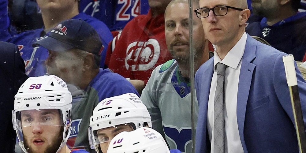 NHL klubs "Penguins" galvenā trenera amatā ieceļ Mjūsu.