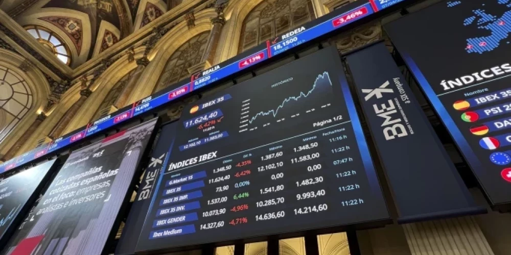 Eiro vērtība pret ASV dolāru trešdien pieauga no 1,1371 līdz 1,1417 dolāriem par eiro.