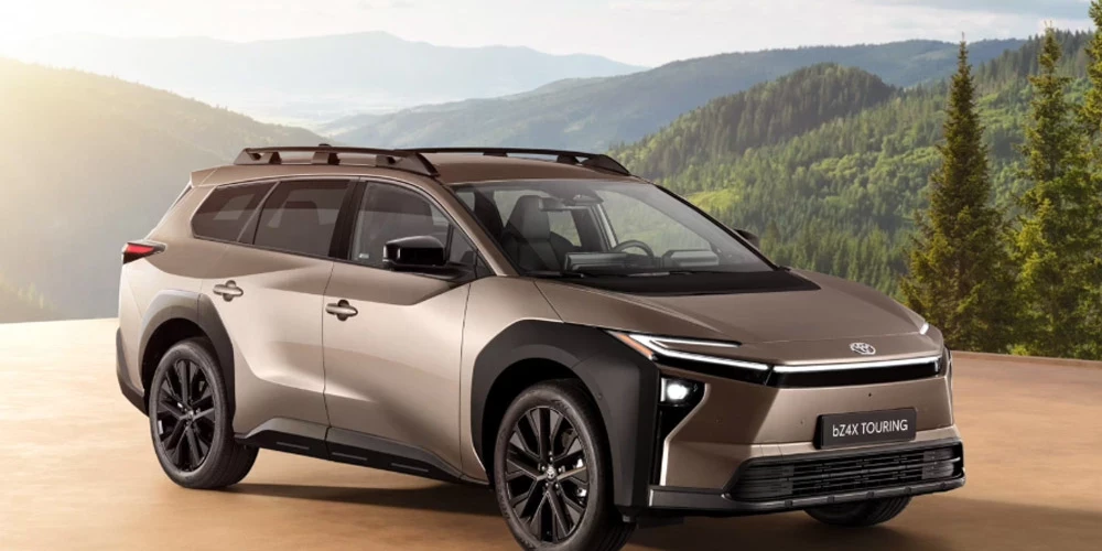 "Toyota" pirmais lielais mēģinājums elektromobiļi pasaulē saucas bZ4X.