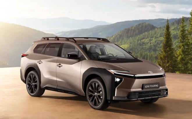 "Toyota" pirmais lielais mēģinājums elektromobiļi pasaulē saucas bZ4X.