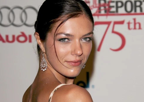 Adriana Karija kļuva par pašu pirmo šova "Amerikas nākamā topmodele" laureāti.