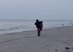 VIDEO: Ventspils pusē tiek meklēts Staldzenes pludmales postītājs