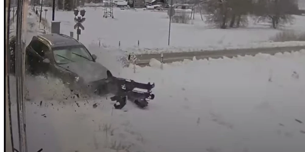 В 2025 году уже 4 серьезные аварии с поездами — все из-за водителей-нарушителей.