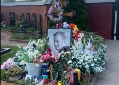 "Чем меньше слов - тем громче эхо": как на Борисовском кладбище поздравили Алексея Навального с днем рождения