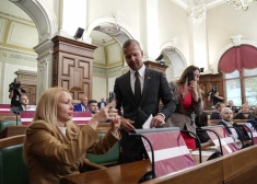 Saeimas komisijā iesniedz sūdzību par Rosļikova izteikumiem; "Apvienotais saraksts" vēršas policijā