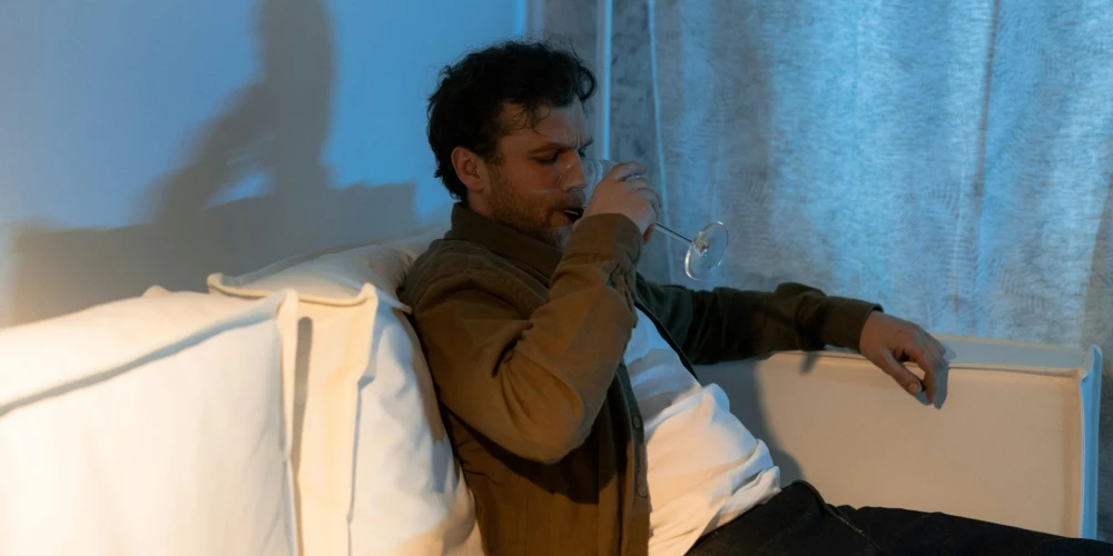 Alkohols arvien vairāk ienāk ikdienā - tas ir kļuvis par "uztura bagātinātāju", tas atrodas veikalos blakus maizei un pienam - tas ir tas, ko var redzēt veikalos.