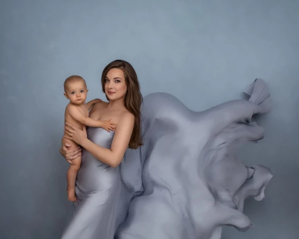 Evija jaunās māmiņas lomā vēl pirms vēža atklāšanas.