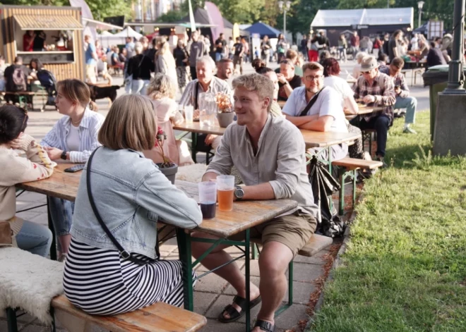 Līdz svētdienai Esplanādē valdīs alus festivāls "Hops Rīga"