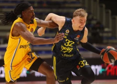 Artūrs Žagars samet 14 punktus, kaldinot "Fenerbahce" uzvaru Turcijas čempionāta pusfināla pirmajā spēlē