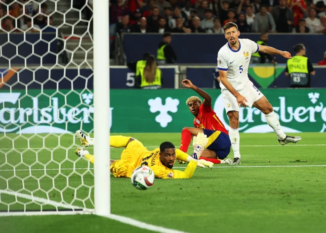 Tīņu superzvaigzne Lamins Jamals gūst divus vārtus, Spānija trillerī pieveic Franciju un spēlēs UEFA Nāciju līgas finālā