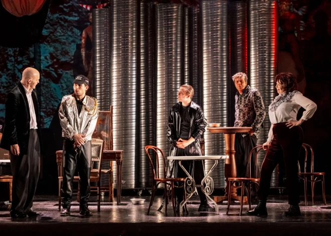 Izrāde "Karalis Ibī un citi monstri".