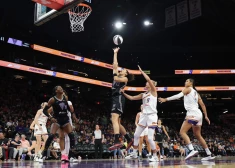 Laksai seši punkti uzvarētā WNBA mačā