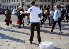 Kas skaitās aģitācija? KNAB skaidro, ko vēlēšanu dienā drīkst un nedrīkst darīt