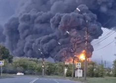 VIDEO: Ukraina veikusi plašus triecienus pret Krievijas militārajiem lidlaukiem un naftas bāzi