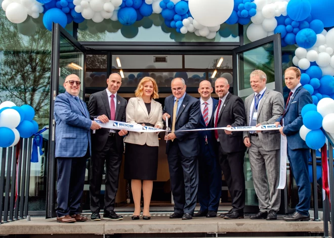 Компания Edge Autonomy запускает масштабное производство дронов в Риге: на открытии помещений побывала Эвика Силиня