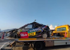 Auto ir pārāk lieli bojājumi un to nevar salabot. Seska ekipāža izstājas no WRC Sardīnijas rallija