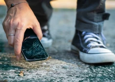 Vasarā cilvēki daudz biežāk sabojā savus telefonus