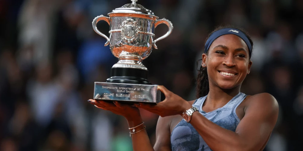 Korija Gofa ar "French Open" trofeju