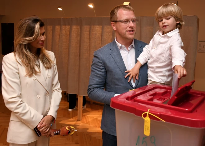 По данным exit poll, в Даугавпилсе уверенно побеждает партия действующего мэра Андрея Элксниньша