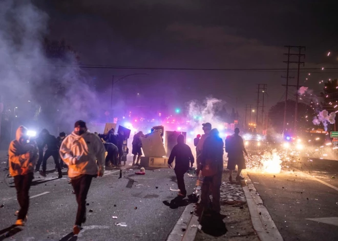 В Лос-Анджелесе вспыхнули беспорядки, власти США отправили в город Национальную гвардию