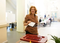 "Kļūmes jāvērtē," premjere komentē Centrālās vēlēšanu komisijas darbu