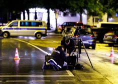 Minhenē policija nošāvusi bruņotu sievieti