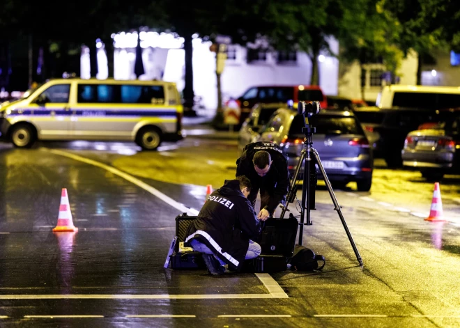 Minhenē policija nošāvusi bruņotu sievieti