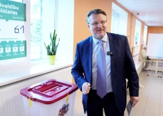 Pašvaldību vēlēšanās Rīgas domē desmit un vairāk mandātus ieguvušas LPV, "Progresīvie" un NA