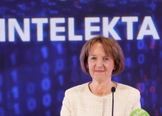 Vainu noveļ ierēdņiem un atrakstās ar tvītiem - Pašvaldību un vieduma ministre Bērziņa neplāno uzņemties atbildību par balsu skaitīšanas fiasko