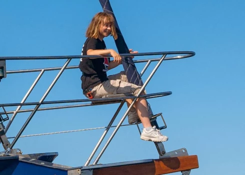 Активистка Грета Тунберг на борту судна Madleen, покинувшего итальянский порт Катания 1 июня и направившегося в Газу.