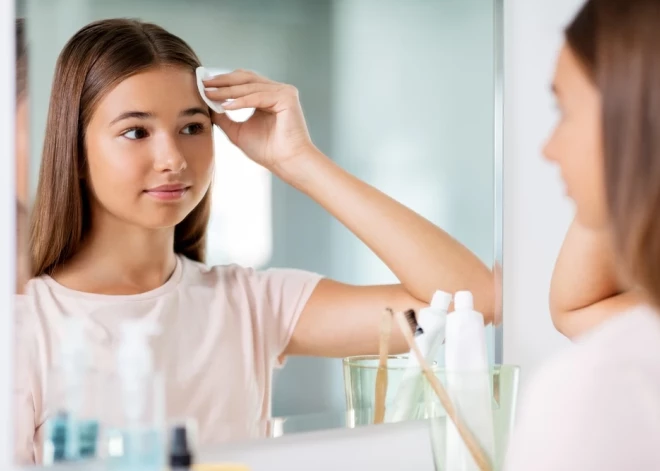 Vai virālās "TikTok" sejas kopšanas rutīnas patiešām ir efektīvas? Pētnieki brīdina par potenciāliem riskiem