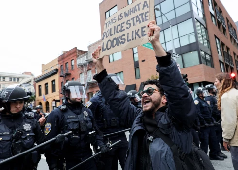 Protestētāju sadursmes ar policiju un Trampa iesūtīto Nacionālo gvardi notiek arī Sanfrancisko
