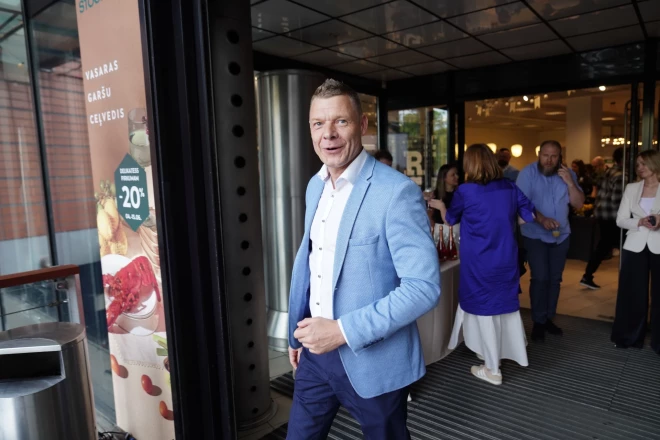 Jānim Jenzim bija priecīgs smaids.