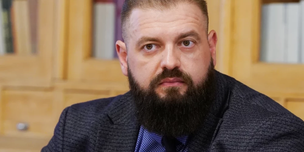 Директор Государственного агентства цифрового развития (ГАЦР) Йоренс Лиопс отстранен от должности.