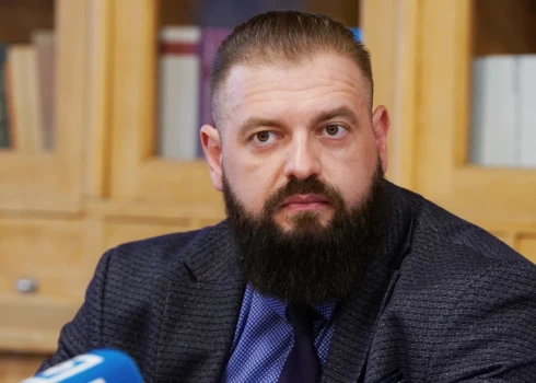 Директор Государственного агентства цифрового развития (ГАЦР) Йоренс Лиопс отстранен от должности.