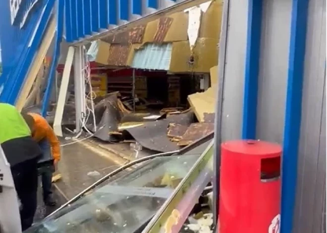 VIDEO: Igaunijā izvairās no savas "Zolitūdes traģēdijas", kad Narvas tirdzniecības centrā iebrūk griesti